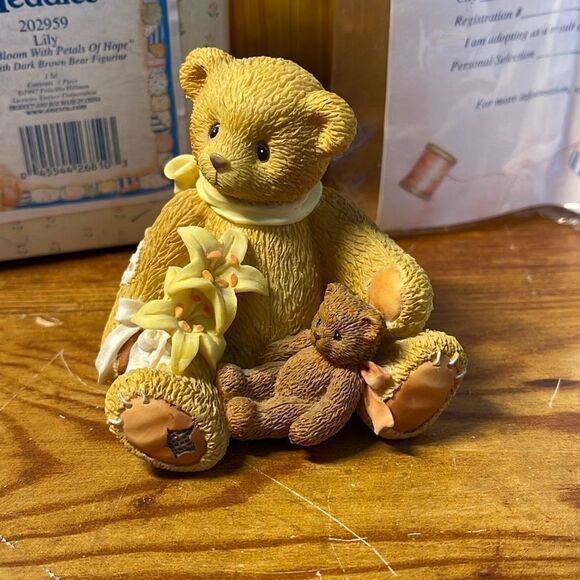 Cherished Teddies 202959 Lily Lilies Bloom with Petals of Hope Enesco 1997 - Picture 2 of 10